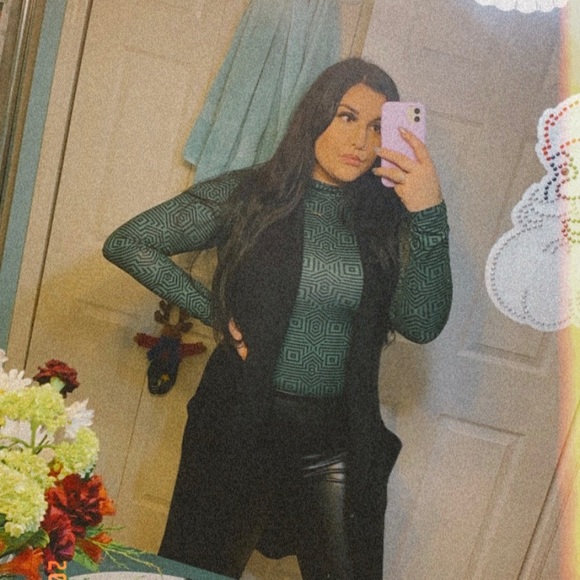 Meet your Posher, Jenna - Picture 2 of 2